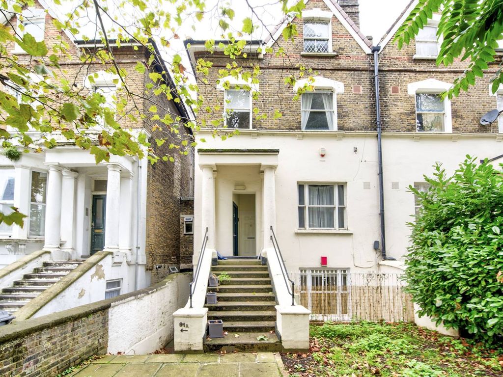 2 bed flat for sale in Malvern Road, Maida Hill, London NW6, £545,000