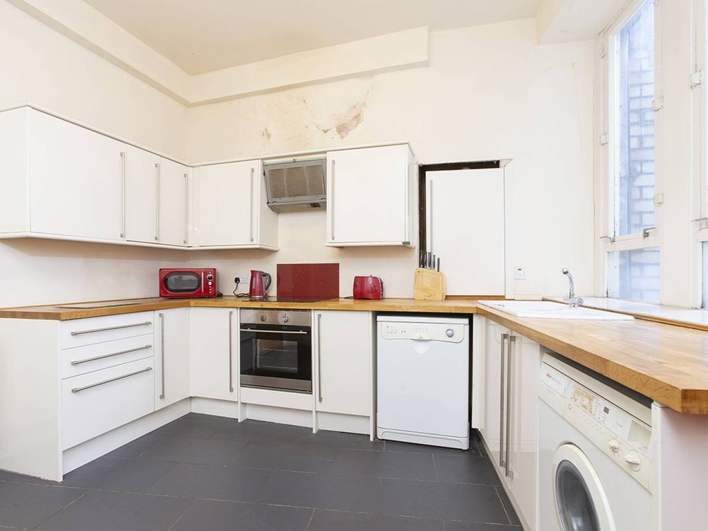 1 bed flat for sale in Govan Road, Glasgow G51, £94,999