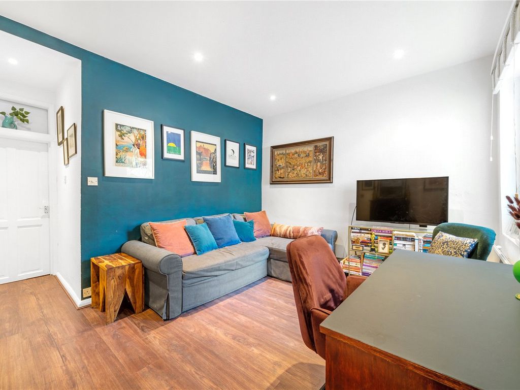 1 bed flat for sale in Ivanhoe Road, Camberwell, London SE5, £450,000
