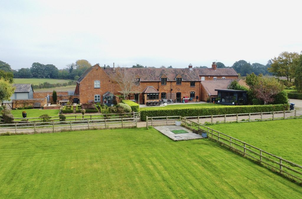 4 bed barn conversion for sale in Blackdown, North Leamington, Double Garage & 1 Acre CV32, £900,000