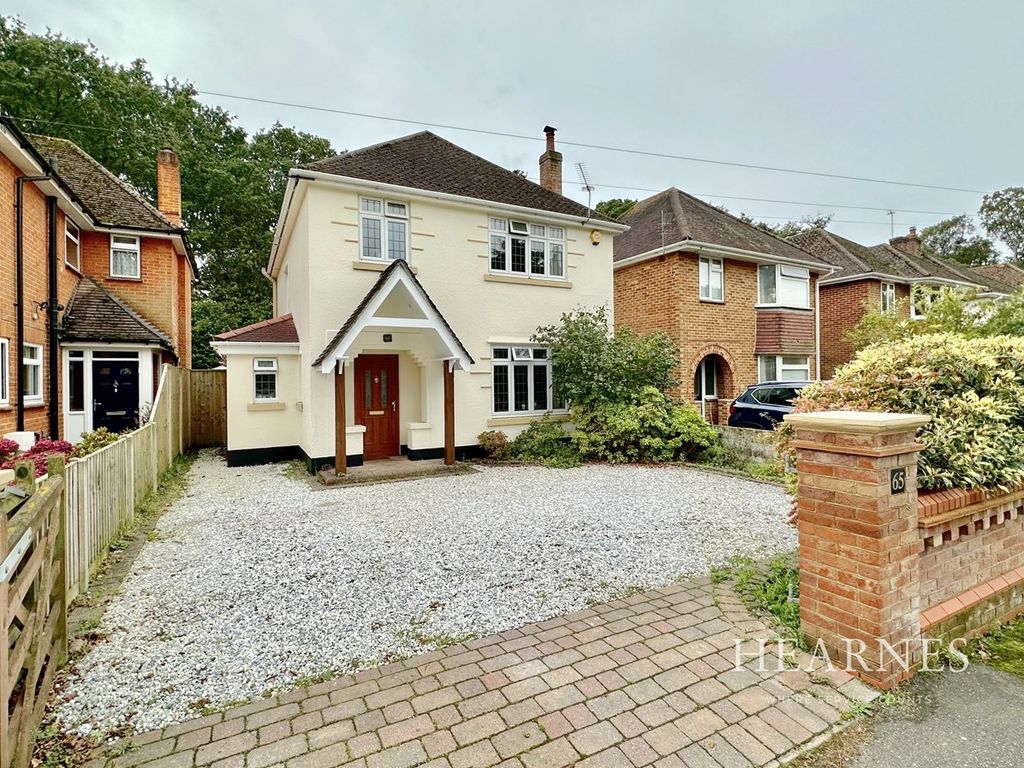 3 bed detached house for sale in Bradpole Road, Queens Park, Bournemouth BH8, £525,000