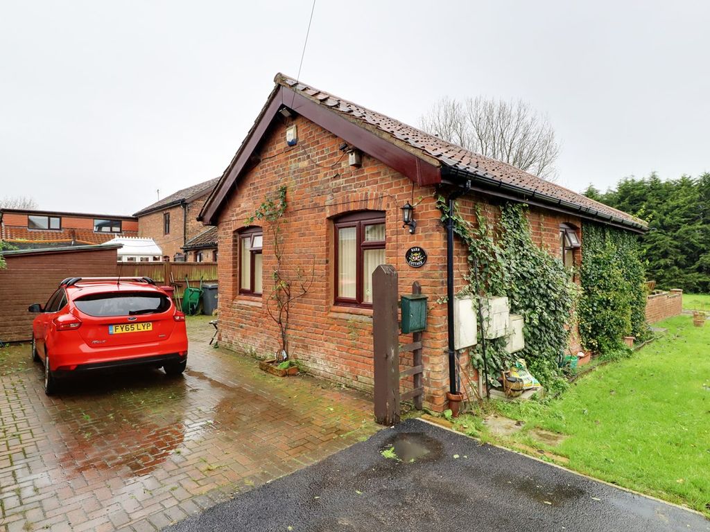 2 bed semi-detached bungalow for sale in Low Road, Worlaby DN20, £180,000