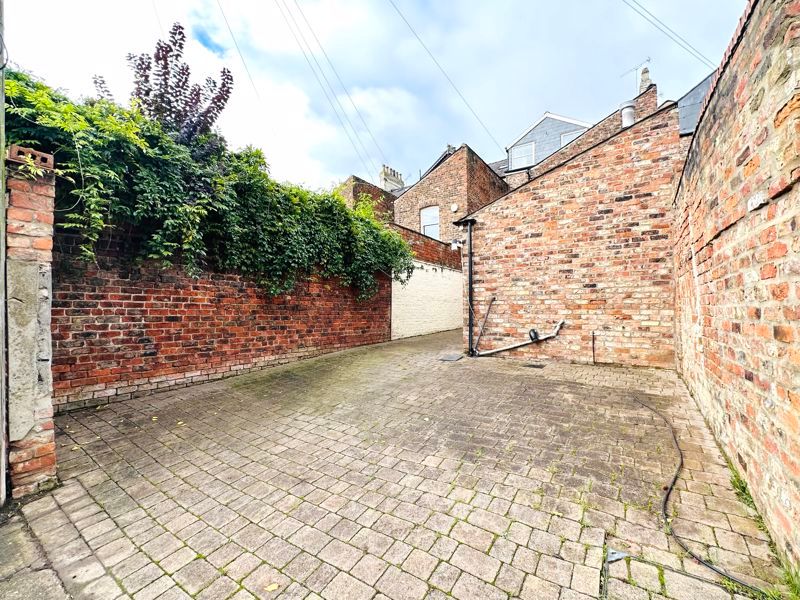5 bed terraced house for sale in Bishopthorpe Road, York YO23, £795,000