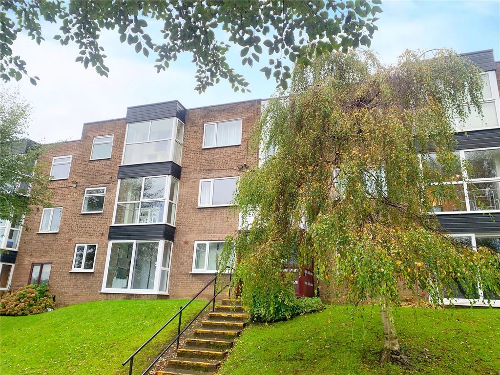1 bed flat for sale in Heywood Court, Rhodes, Middleton, Manchester M24, £75,000
