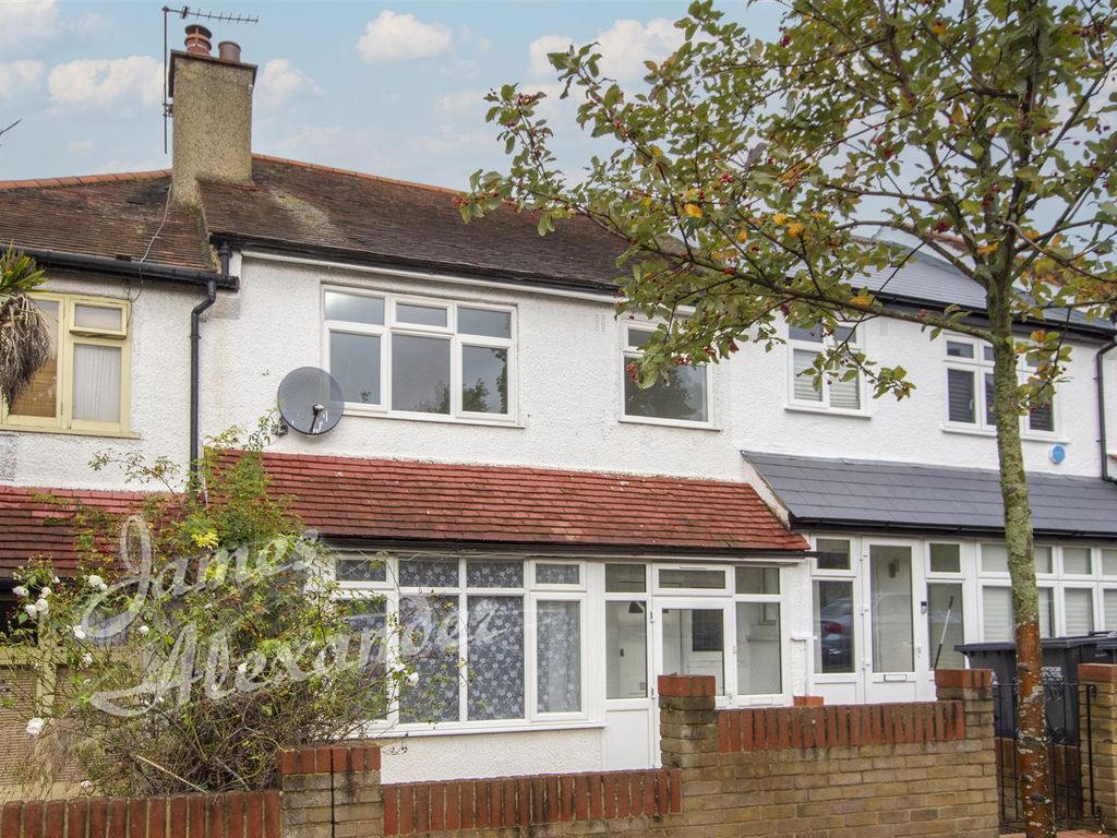 3 bed property for sale in Norbury Court Road, London SW16, £500,000