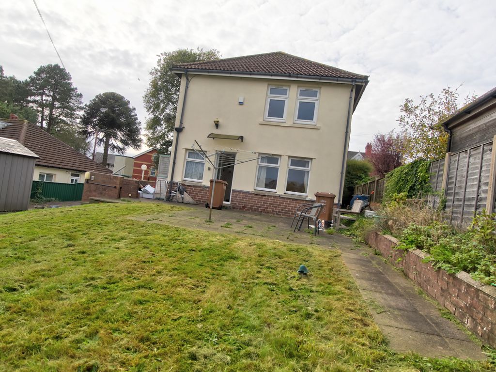 3 bed detached house for sale in Cefn Road, Blackwood NP12, £340,000