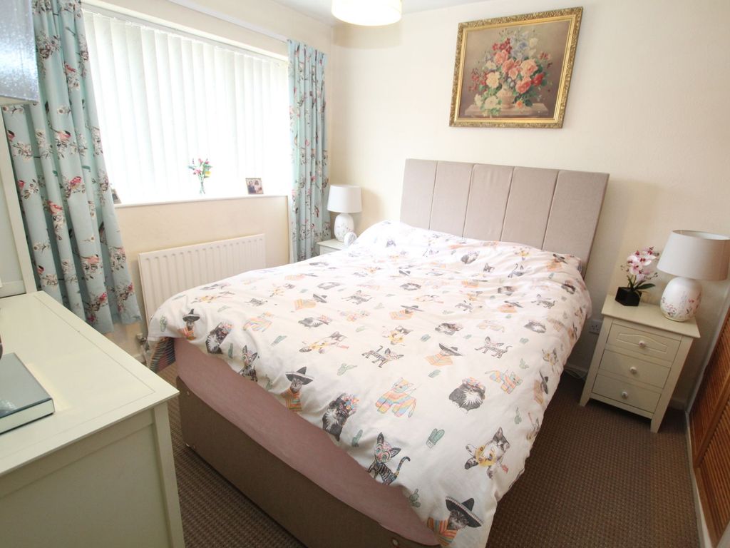 1 bed flat for sale in Smithy Bridge Road, Stafford Court Smithy Bridge Road OL15, £90,000