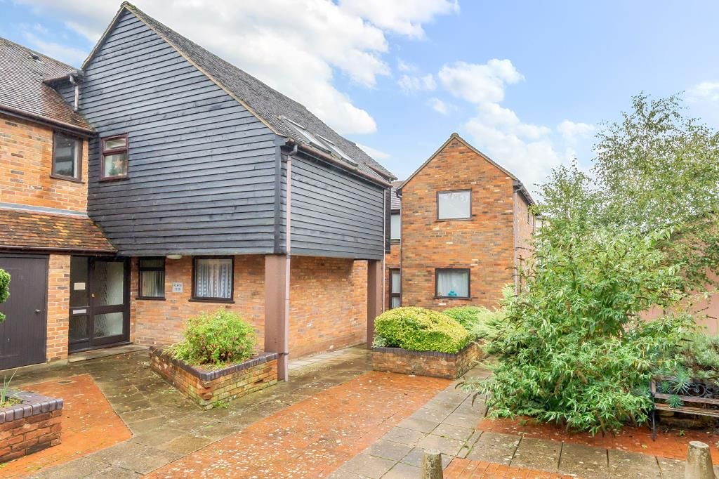 1 bed maisonette for sale in Princes Risborough, Buckinghamshire HP27, £210,000