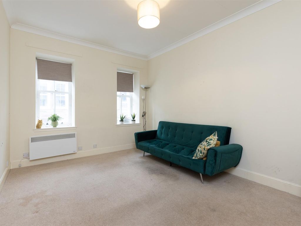 2 bed flat for sale in Watergate, Perth PH1, £73,000