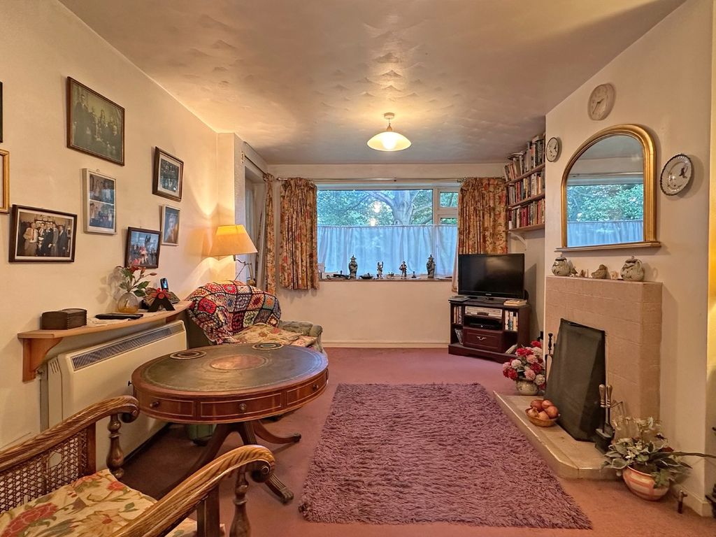 2 bed maisonette for sale in Audley Drive, Maidenhead, Berkshire SL6, £260,000