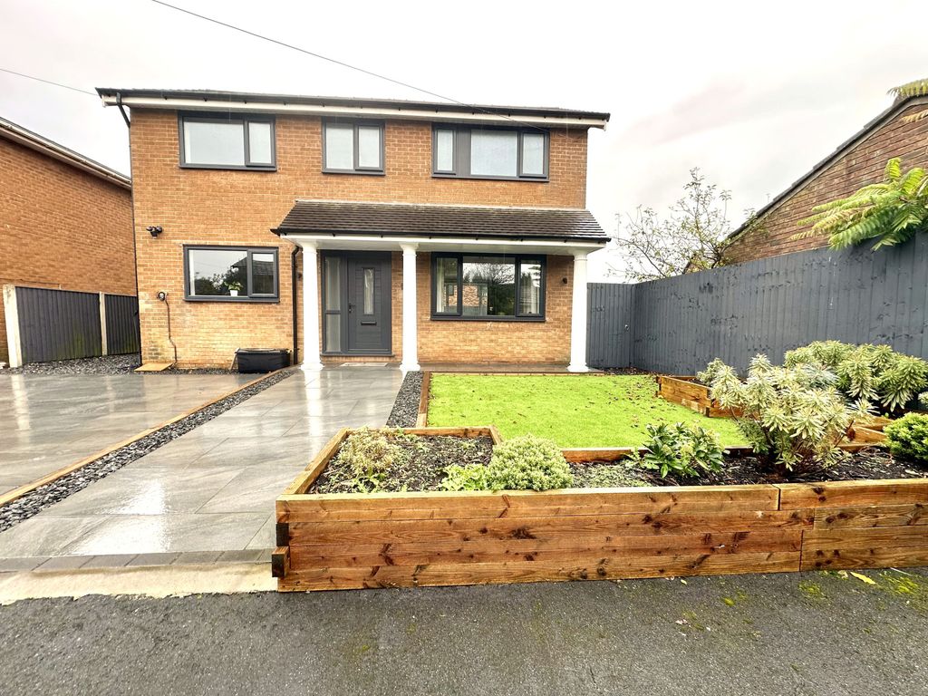 3 bed detached house for sale in Ash Close, Elswick PR4, £299,999