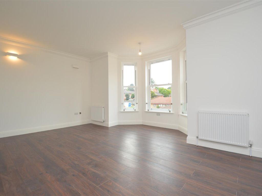 2 bed flat for sale in Flat 5, Tynemouth House N15, £400,000