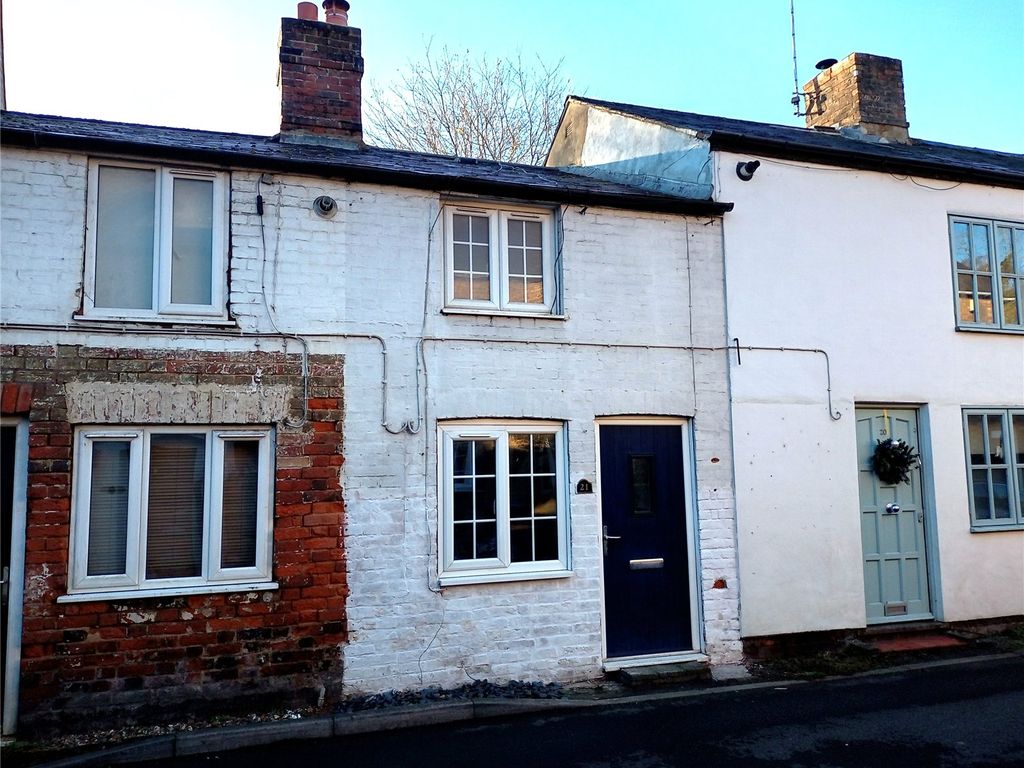 1 bed terraced house for sale in Mitre Street, Buckingham MK18, £185,000