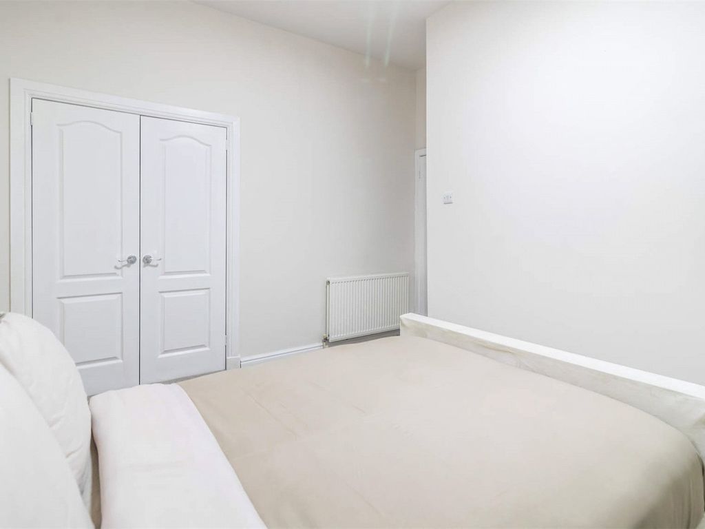 2 bed flat for sale in Windsor Place, Main Street, Bridge Of Weir PA11, £85,000