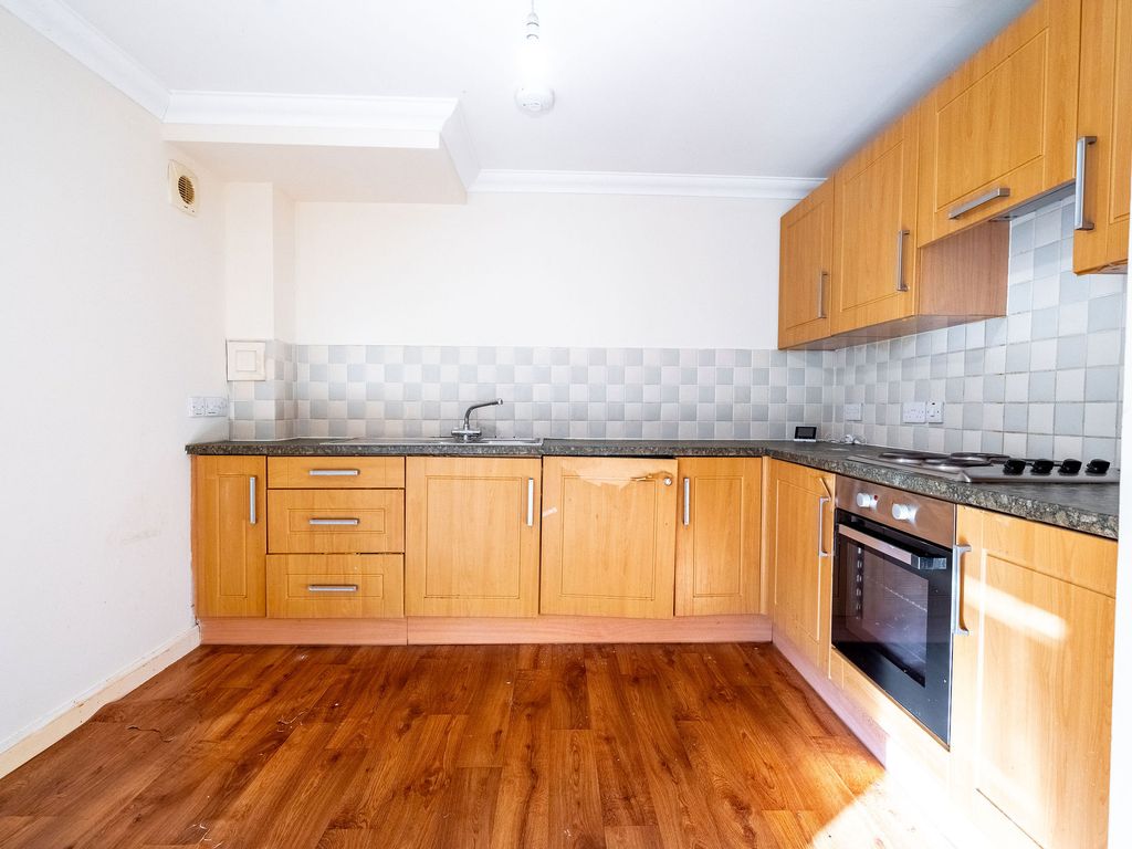 2 bed flat for sale in Milton Street, Dundee DD3, £105,000