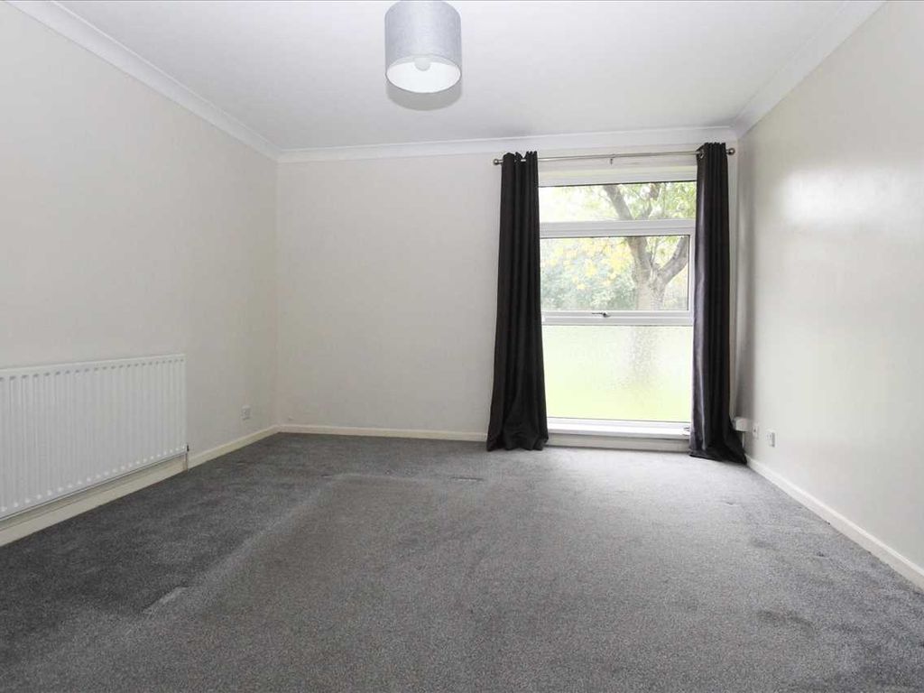 2 bed flat for sale in Oakley Drive, Cramlington NE23, £69,000