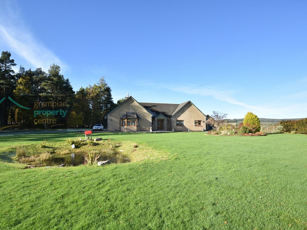 4 bed detached bungalow for sale in Craigellachie, Aberlour AB38, £425,000