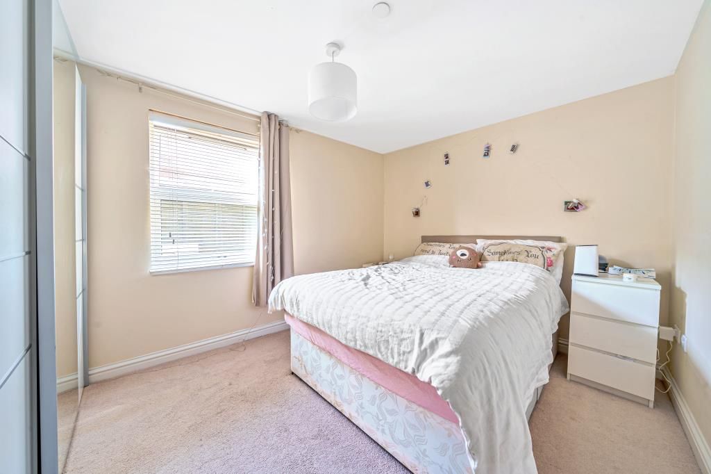 1 bed flat for sale in Slough, Berkshire SL1, £200,000
