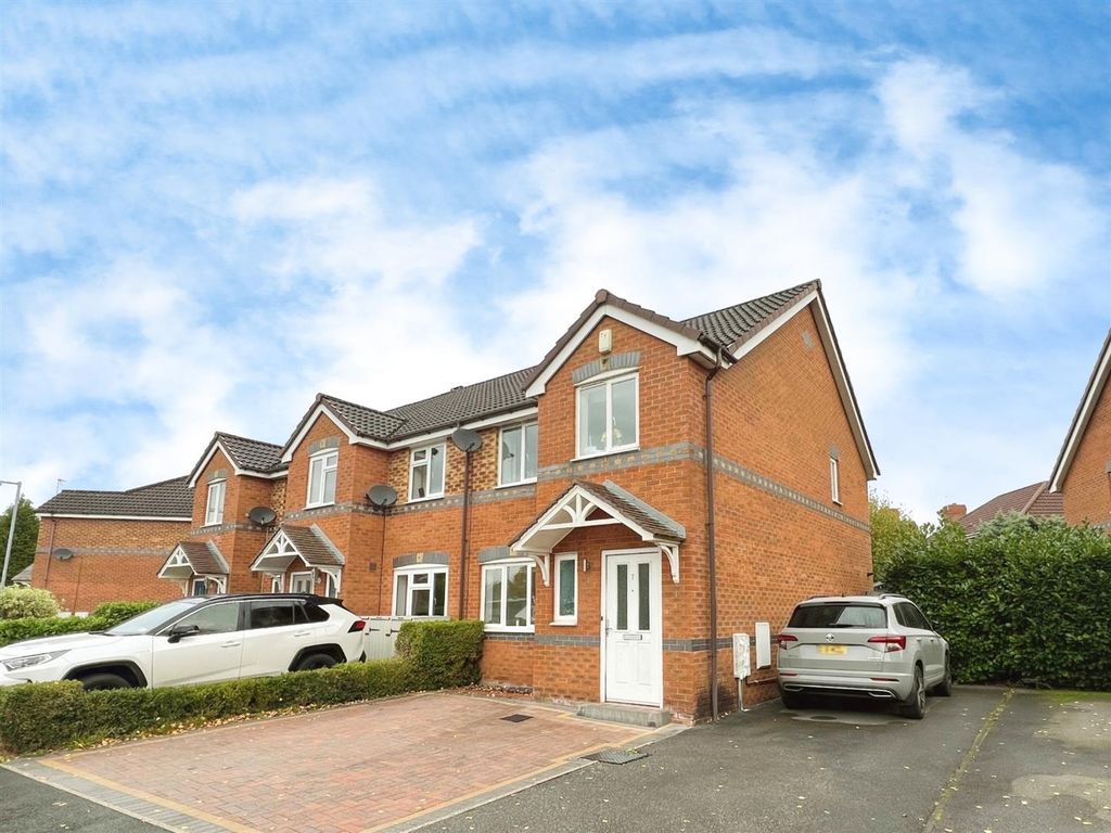 3 bed mews house for sale in Harewood Close, Northwich CW9, £120,000