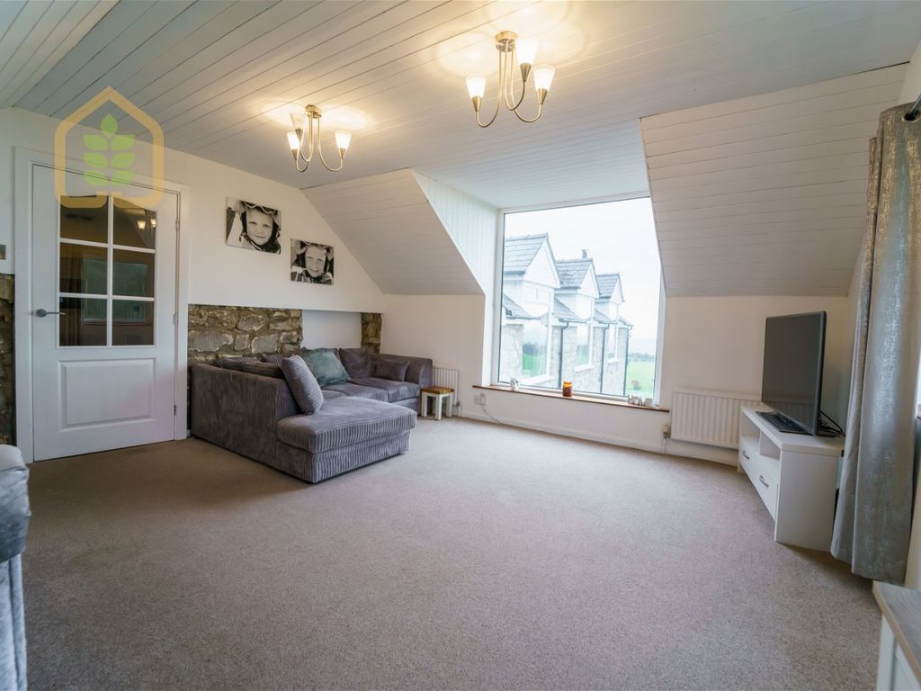 6 bed detached house for sale in Glyndwr Road, Gwernymynydd, Mold CH7, £850,000