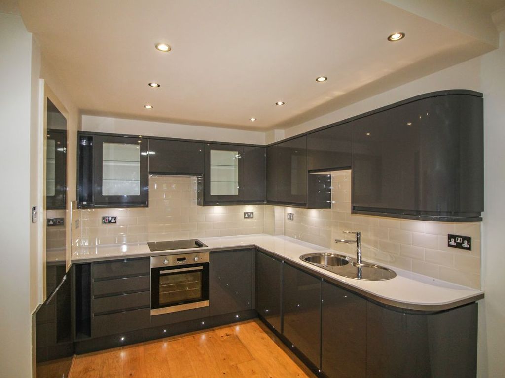 1 bed flat to rent in Hadley Heights, Barnet EN5, £1,500 pcm