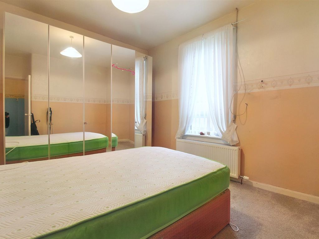 2 bed flat for sale in Morningside Street, Glasgow G33, £90,000