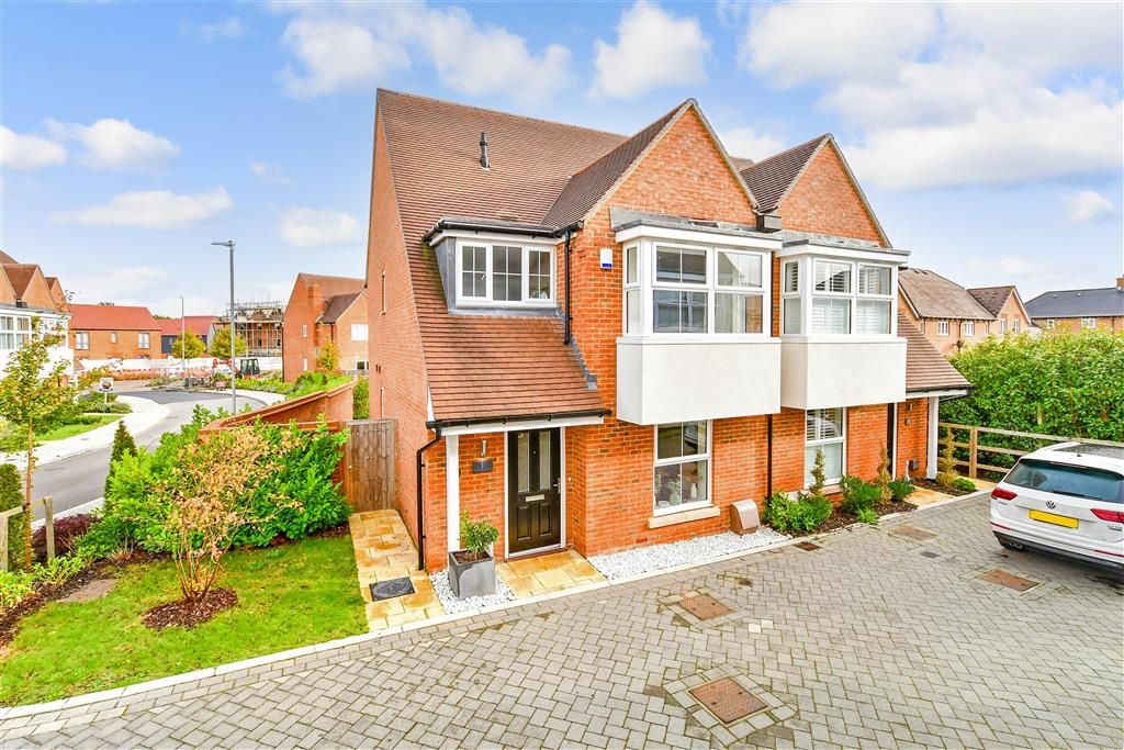 3 bed semi-detached house for sale in Kings Hill, Kings Hill, West Malling, Kent ME19, £475,000