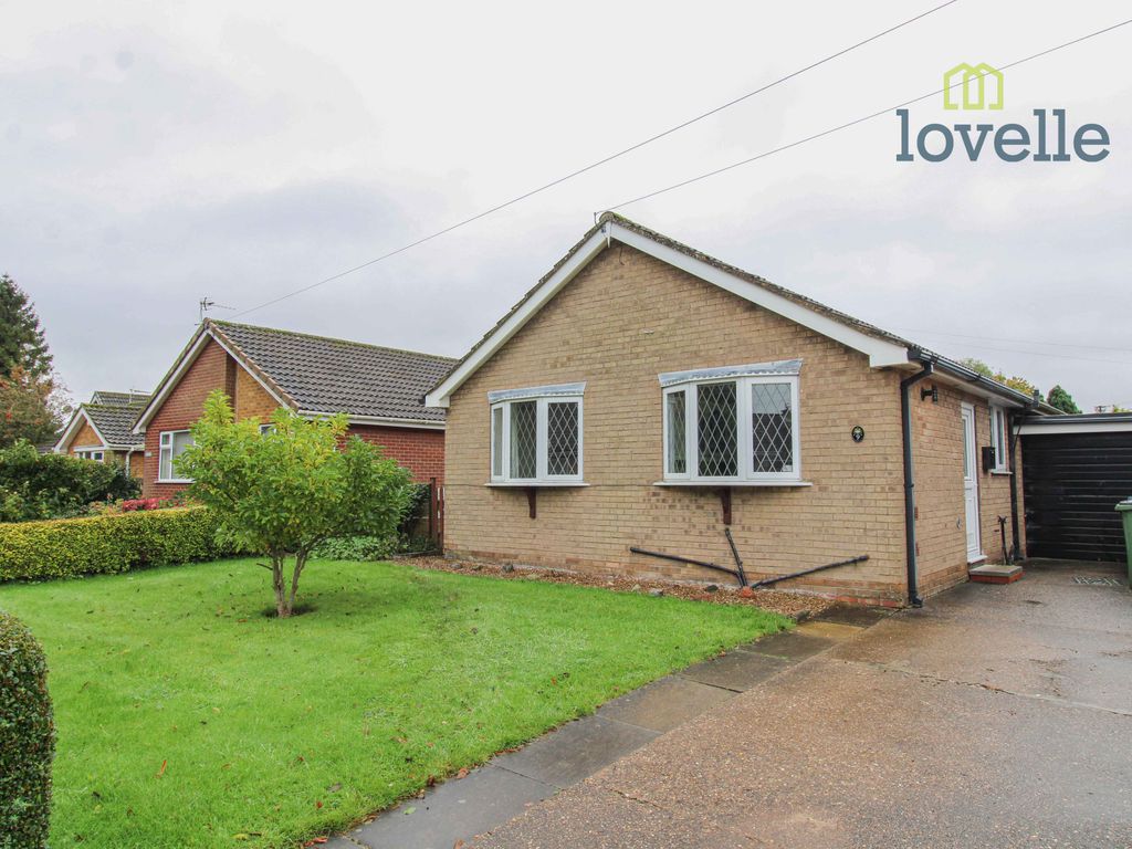 2 bed detached bungalow for sale in Pinfold Lane, Stallingborough DN41, £175,000