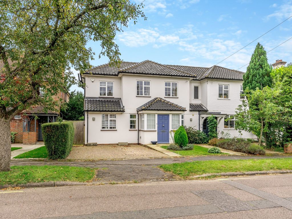 3 bed semi-detached house for sale in The Drive, Amersham HP7, £1,050,000
