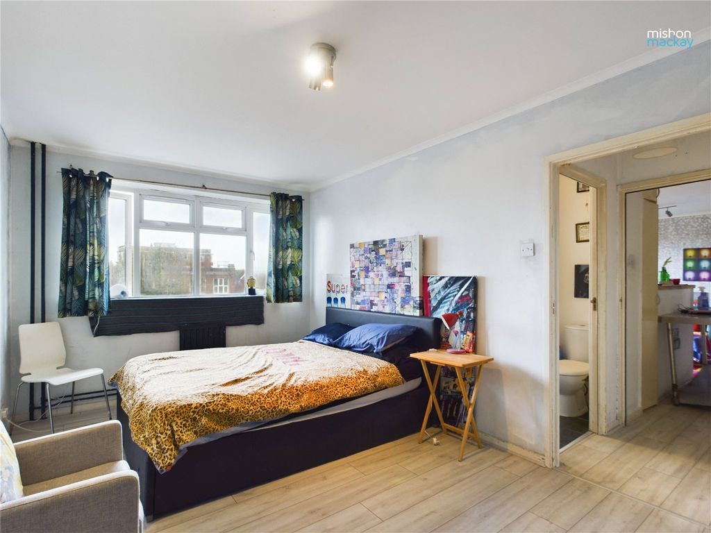 1 bed flat for sale in Hove Street, Hove, East Sussex BN3, £285,000