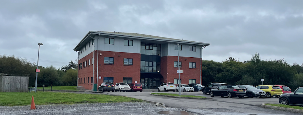 Office to let in Scarlet Court, Heol Aur, Llanelli SA14, £18,000 pa