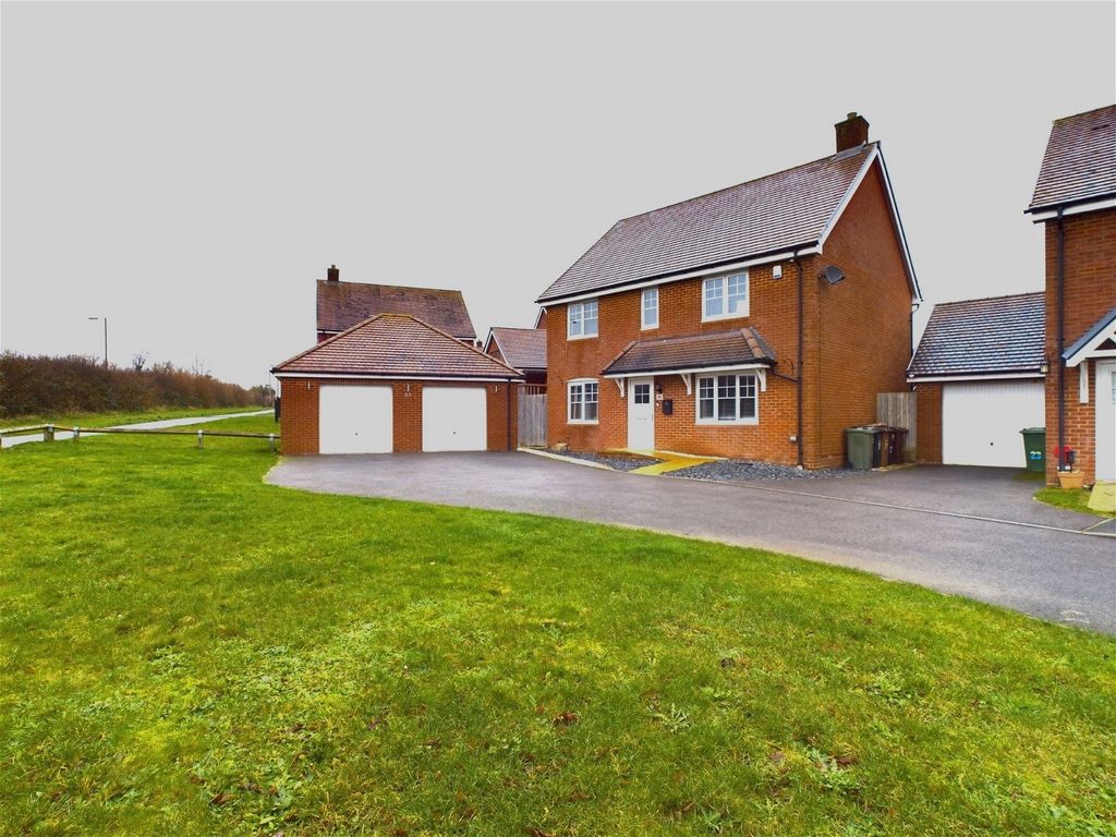 4 bed detached house for sale in Olympic Park Road, Andover SP11, £539,000