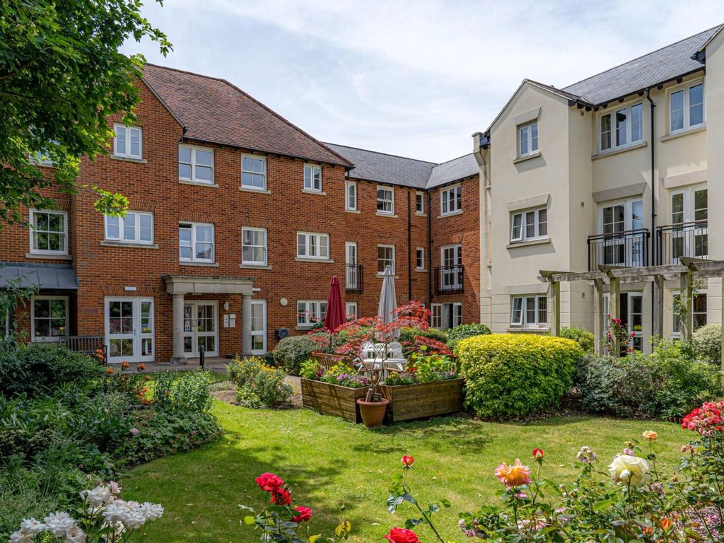 1 bed flat for sale in Roper Road, Canterbury CT2, £160,000