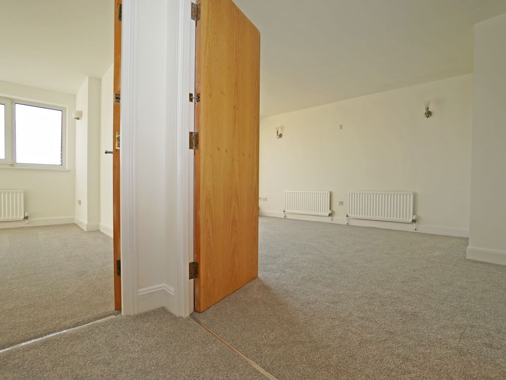 1 bed flat for sale in Port Way, Port Solent, Portsmouth PO6, £240,000