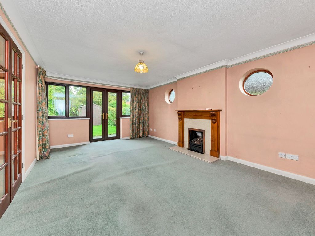 2 bed detached bungalow for sale in Top Close, Fowlmere SG8, £525,000