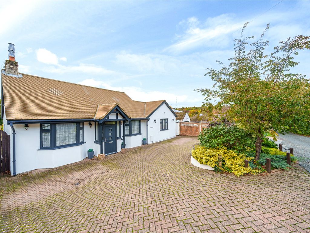 3 bed bungalow for sale in Stonehouse Road, Halstead, Sevenoaks, Kent TN14, £900,000