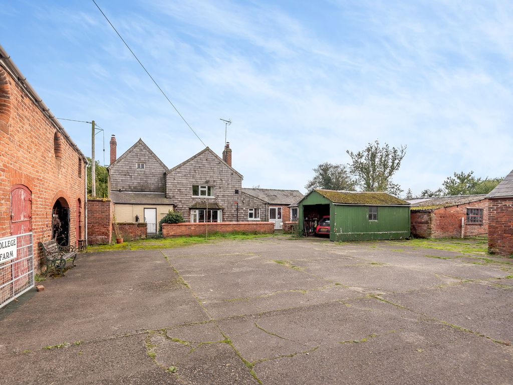 3 bed detached house for sale in Clotton, Tarporley CW6, £700,000