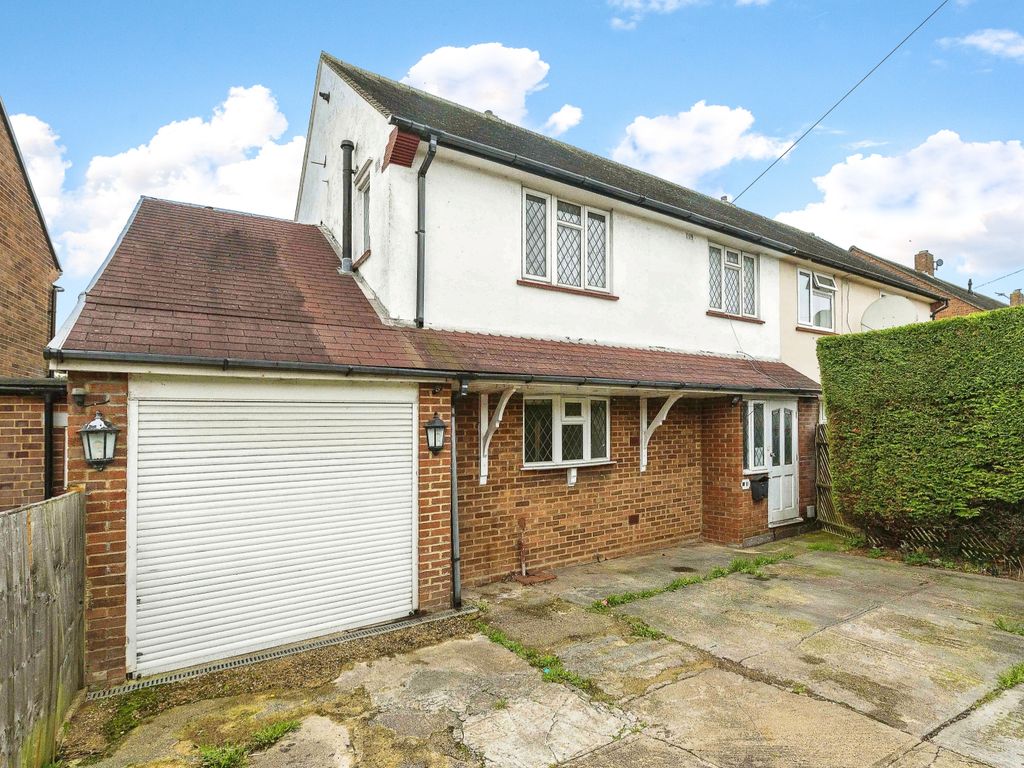 3 bed semi-detached house for sale in Felmersham Road, Luton, Bedfordshire LU1, £325,000
