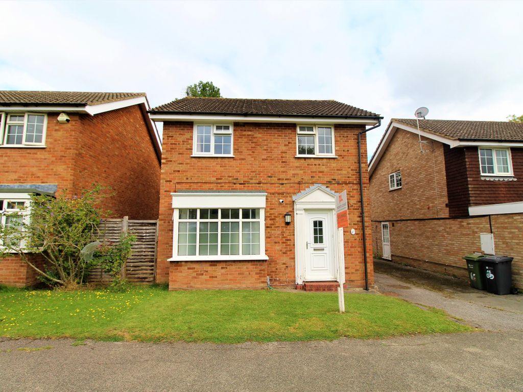6 bed detached house to rent in Southway, Guildford GU2, £4,500 pcm