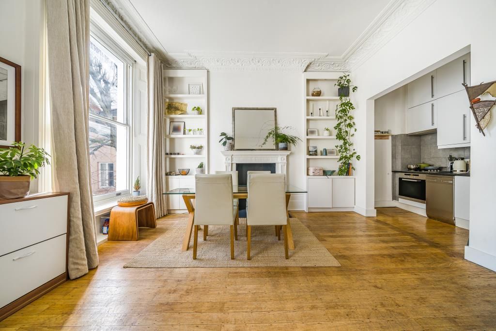 1 bed flat for sale in Campden Hill Gardens, Notting Hill W8, £750,000