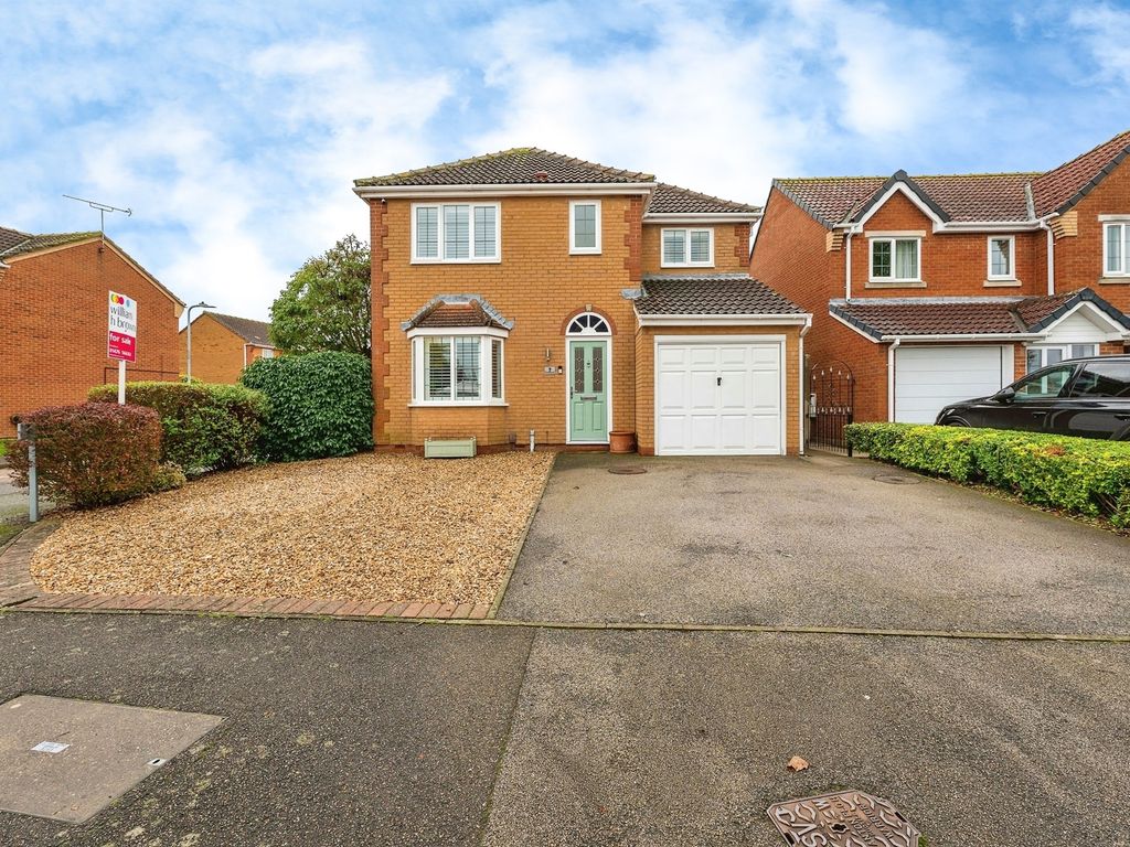4 bed detached house for sale in Borrowdale Way, Grantham NG31, £345,000