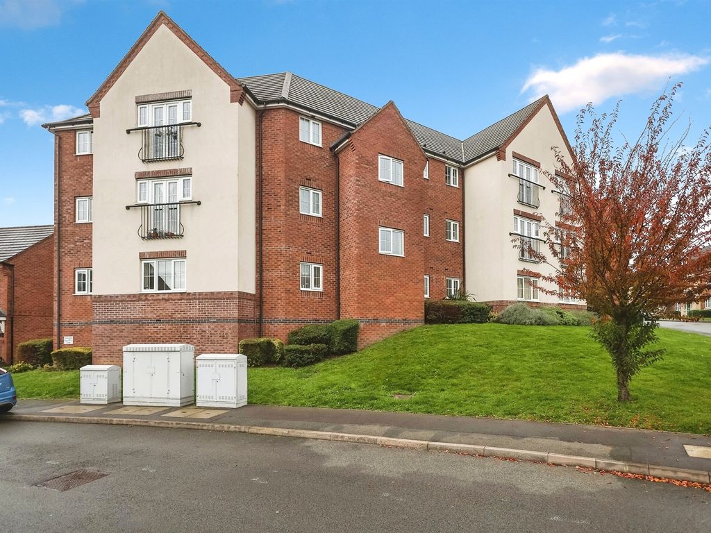 2 bed flat for sale in Severn Rise, Rowley Regis B65, £130,000