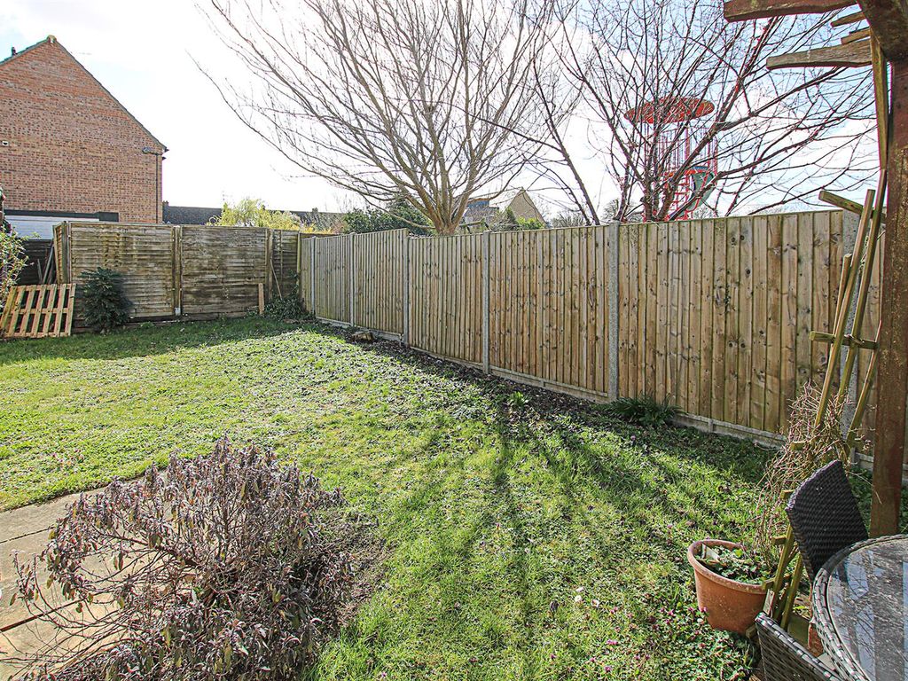 3 bed detached house for sale in Tharp Way, Chippenham, Ely CB7, £300,000