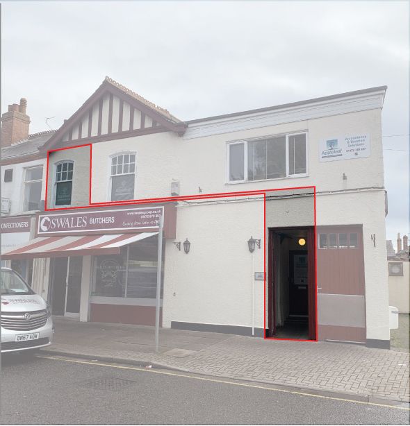 Office to let in Waltham Road, Grimsby, Lincolnshire DN33, £38,400 pa