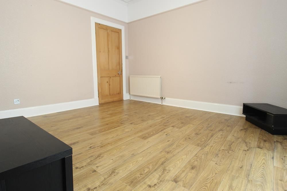 1 bed flat to rent in Esslemont Avenue, Top Floor Right AB25, £595 pcm