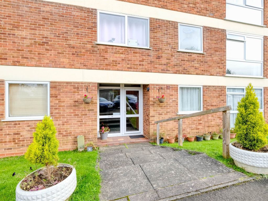 2 bed flat for sale in Woodend Close, Webheath, Redditch B97, £145,000