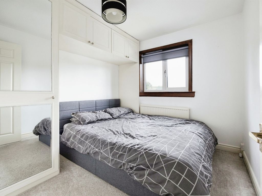 2 bed end terrace house for sale in Levenbank Gardens, Jamestown, Alexandria G83, £120,000
