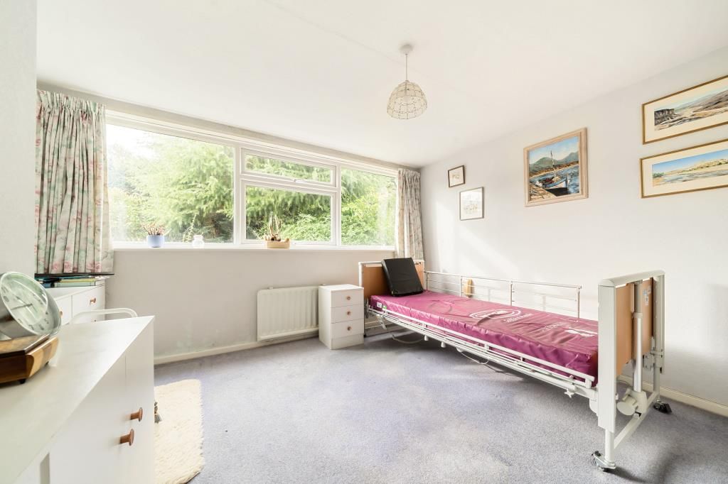 2 bed flat for sale in Amersham, Buckinghamshire HP6, £300,000