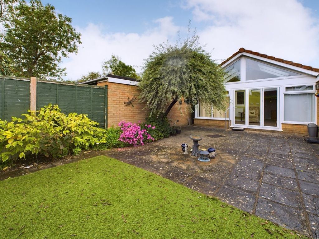 2 bed bungalow for sale in Brampton Way, Portishead, Bristol BS20, £400,000