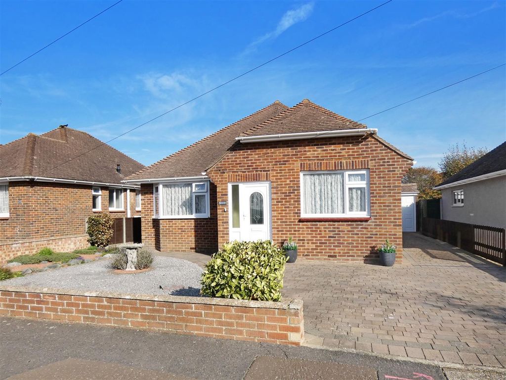 2 bed detached bungalow for sale in Fircroft Crescent, Rustington, Littlehampton BN16, £420,000